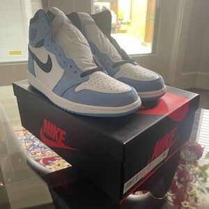 Air Jordan 1 “UNC” DEADSTOCK